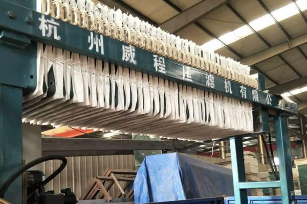 二次元扑克牌少女哪家好 要怎样选择型号？