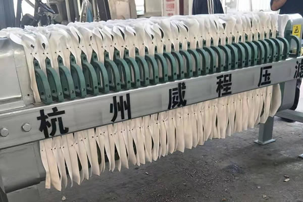 高压二次元扑克牌少女轴承维护方法